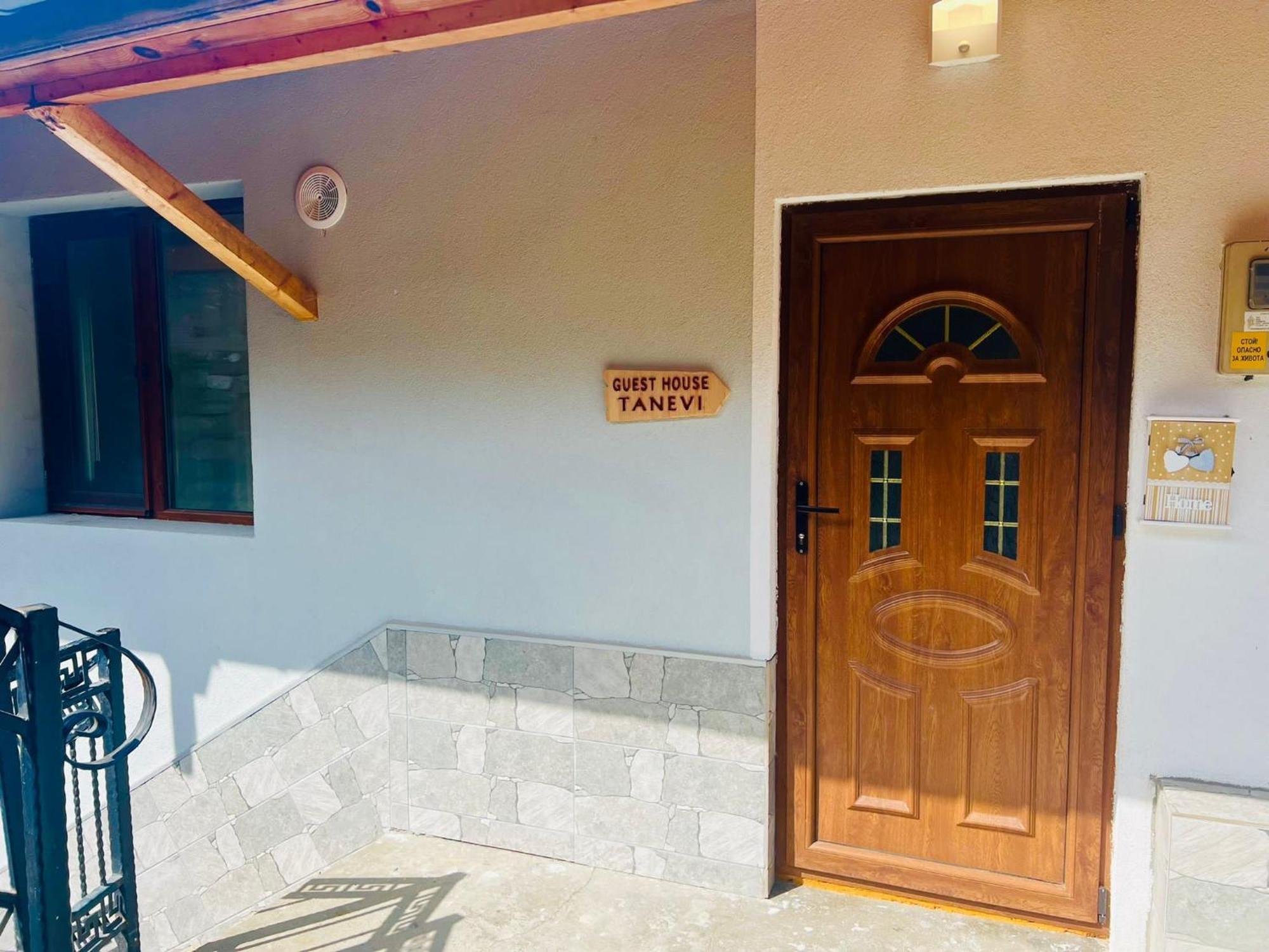 Guest House Tanevi ديفين المظهر الخارجي الصورة